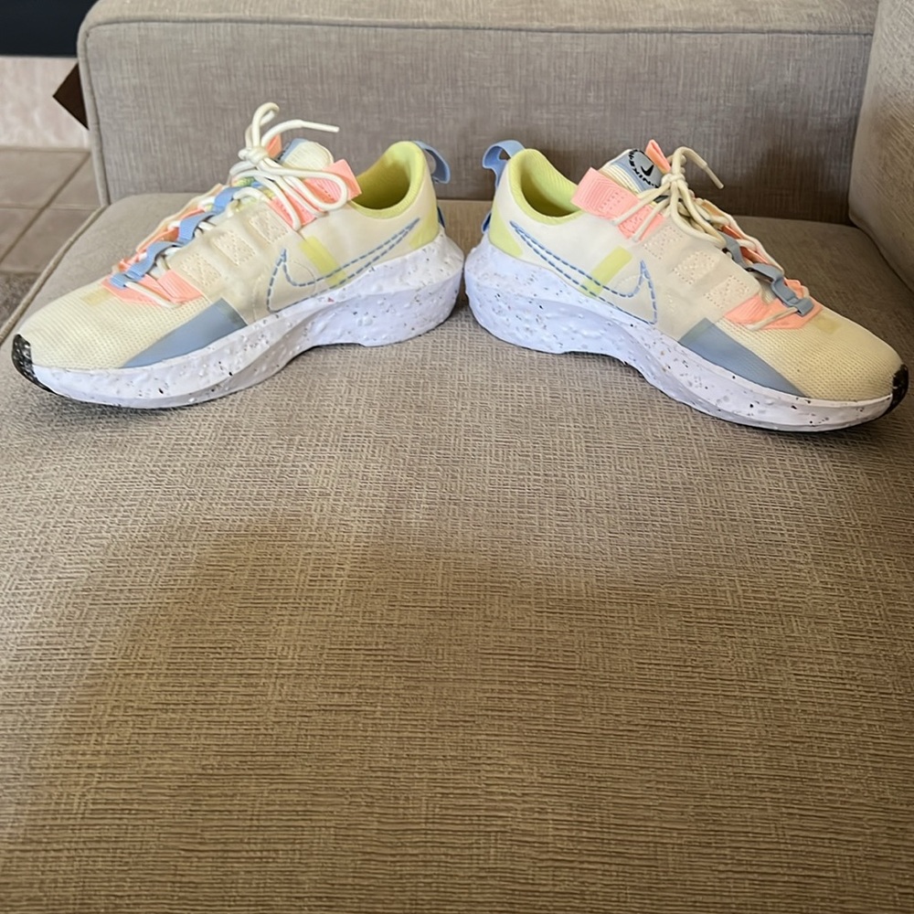 Nike Crater Impact Pollen Volt Womens US size 7.5